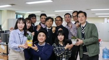 제주지검, 소상공인 돕기 '청렴 화분 전달 캠페인'